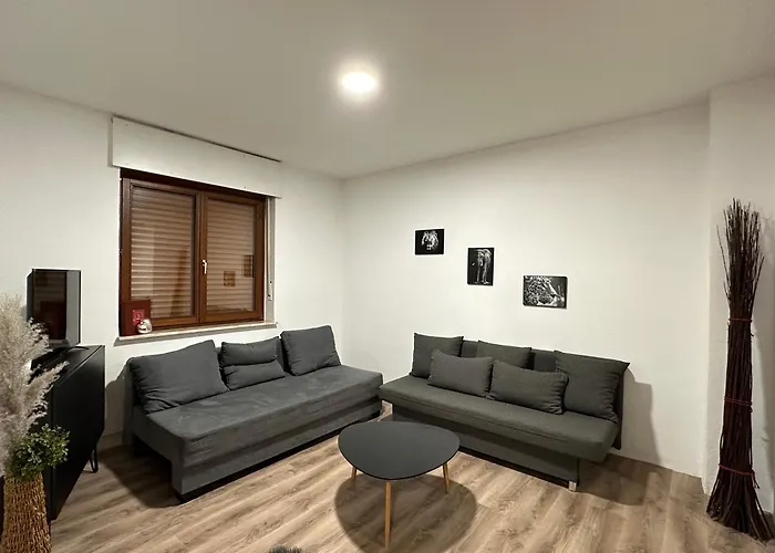 Duisburg Feelhome, Flughafen Nah, 6 Personen, Badewanne, Zentral, Wifi, Ground Floor
