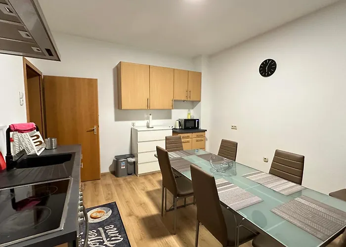 Duisburg Feelhome, Flughafen Nah, 6 Personen, Badewanne, Zentral, Wifi, Ground Floor