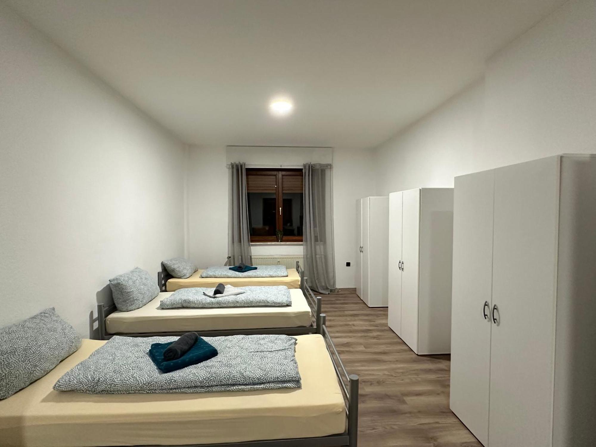 Feelhome, Flughafen Nah, 6 Personen, Badewanne, Zentral, Wifi, Ground Floor *
